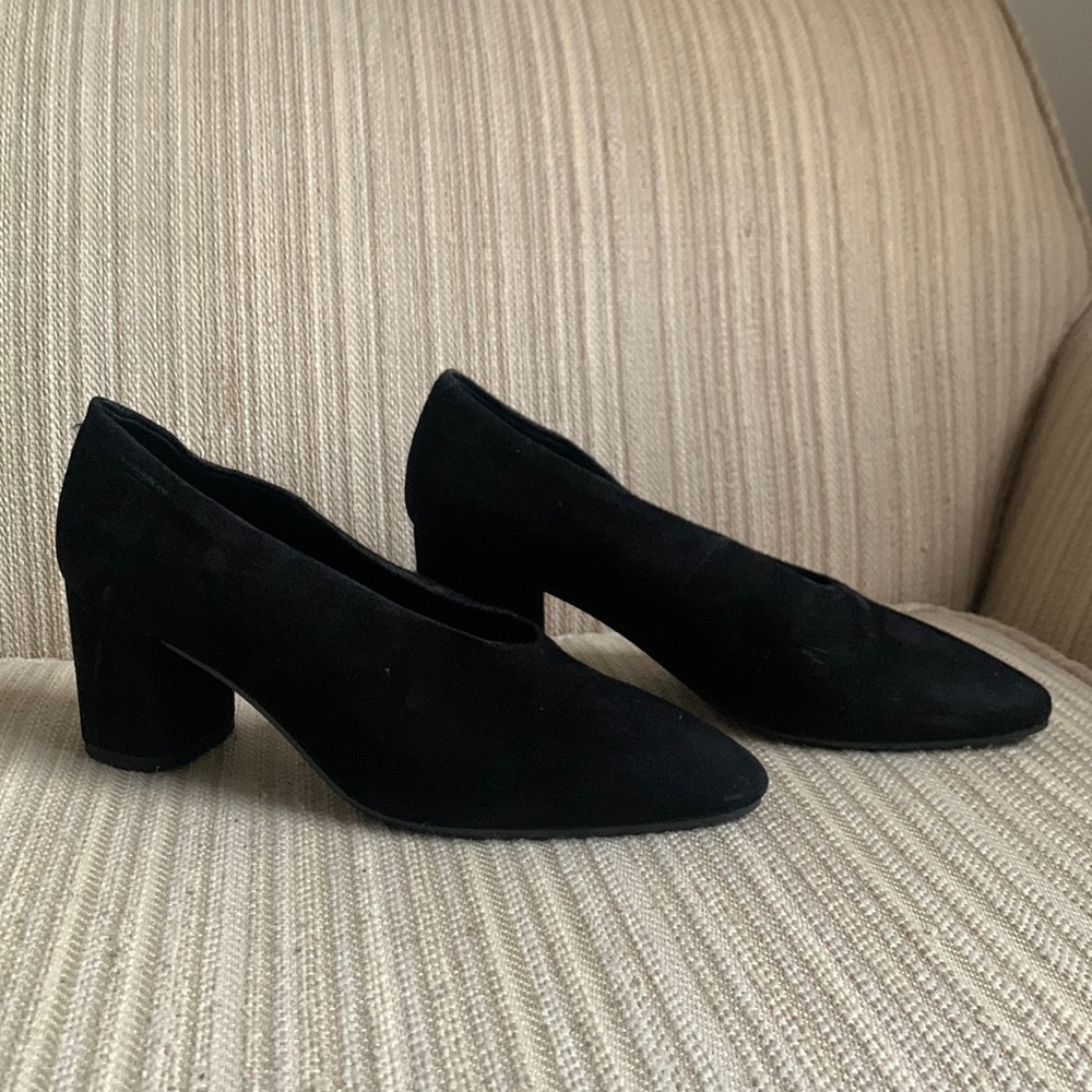 Comfortable Chic black heels. Worn once. Black size 38but wears like a 8.5/9